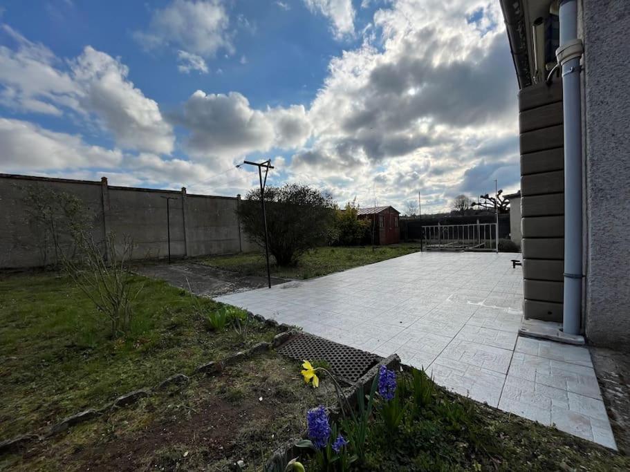 Maisonnette - Jardin Exterieur Champagne-sur-Seine Buitenkant foto